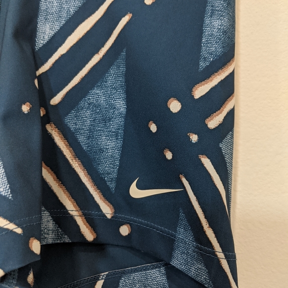 Nike gym shorts Sz small - Picture 3 of 7